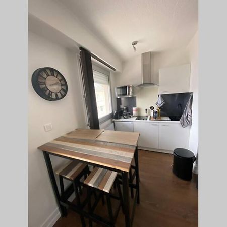 Le 13 Du Temple - Plein Coeur Centre Ville, Residence Privee, 5Mn Gare Sncf, Wifi Et Netflix Niort Kültér fotó
