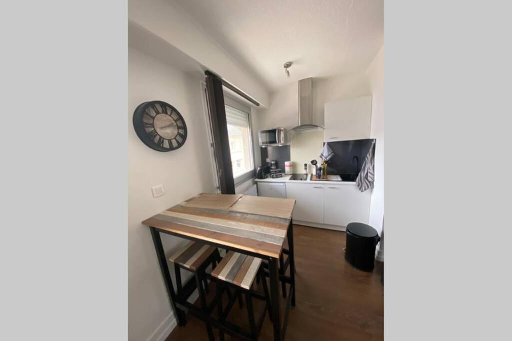 Le 13 Du Temple - Plein Coeur Centre Ville, Residence Privee, 5Mn Gare Sncf, Wifi Et Netflix Niort Kültér fotó