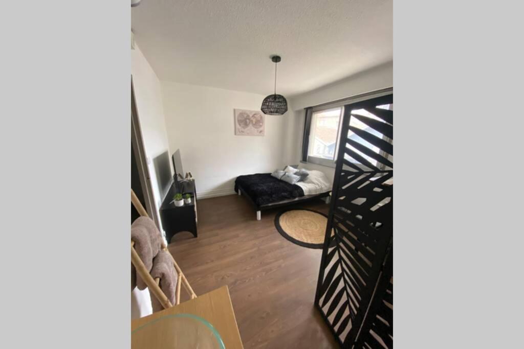 Le 13 Du Temple - Plein Coeur Centre Ville, Residence Privee, 5Mn Gare Sncf, Wifi Et Netflix Niort Kültér fotó